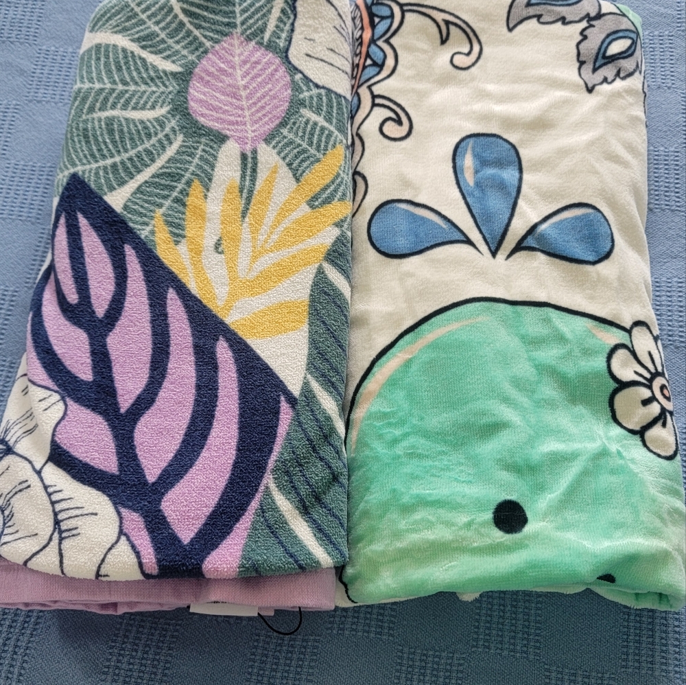 ***SOLD***2 New Vera Bradley Pool Towels